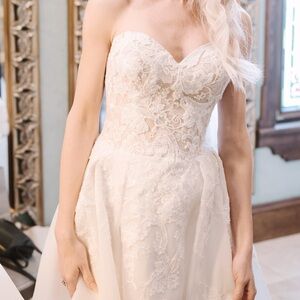 Elegant White Wedding Dress